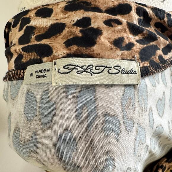 FLT Studio Leopard Print Blouse Women’s Size Small Satin Feel Short Sleeve Top - Picture 4 of 7